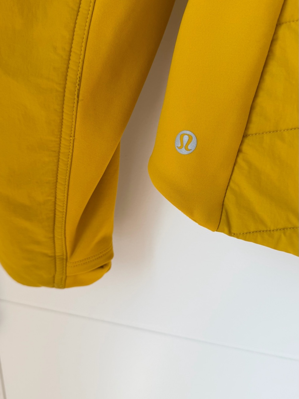 Lululemon Another Mile Jacket - Size 4 - Honeycomb - Picture 10 of 15